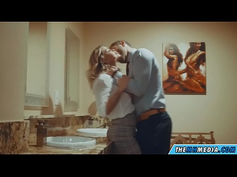 ❤️ როცა მკერდი ქერა აცდუნებს საჯარო საპირფარეშოში ❤️❌ მძიმე პორნო ჩვენთან ❤